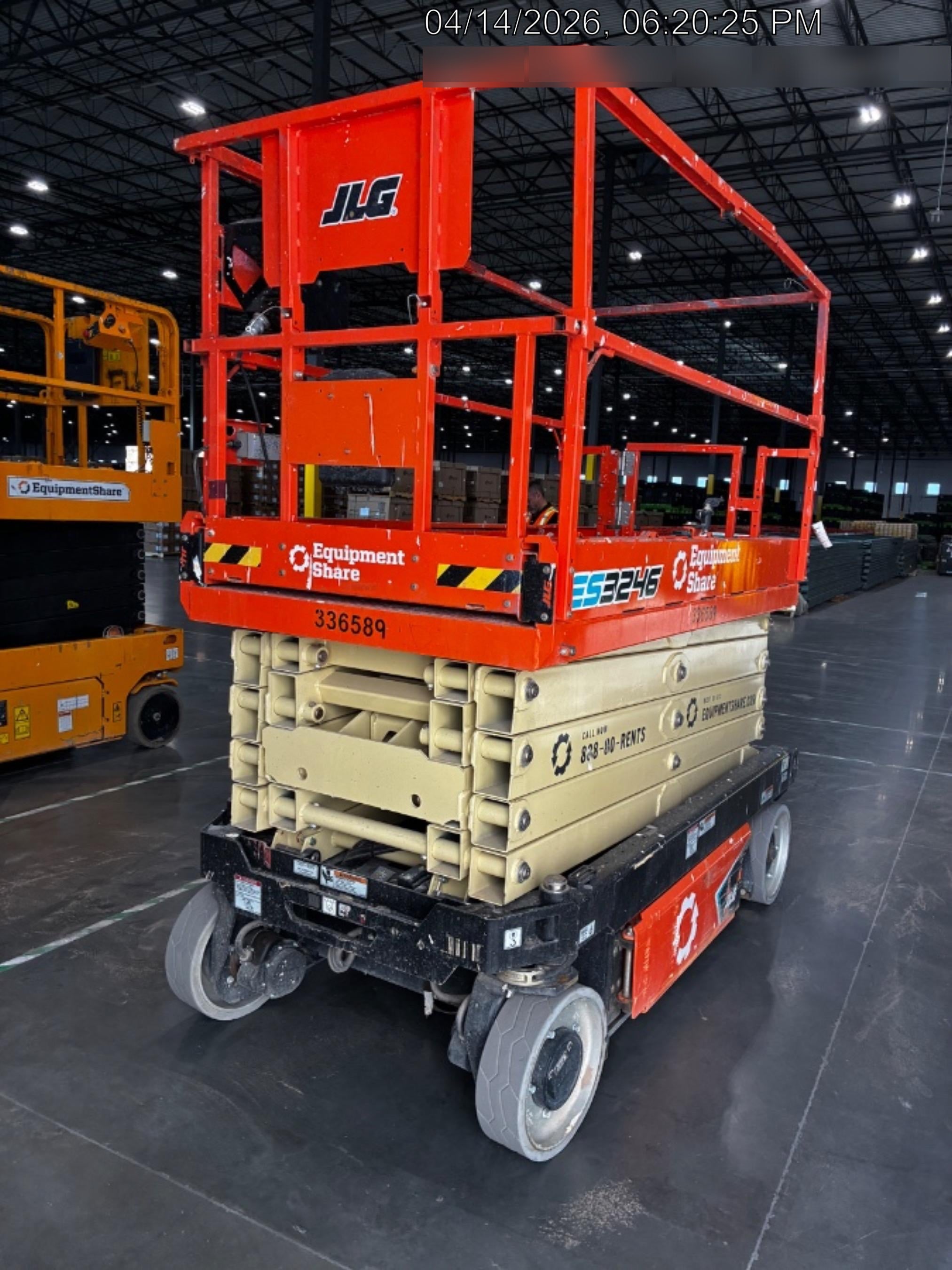 2023 JLG ES3246