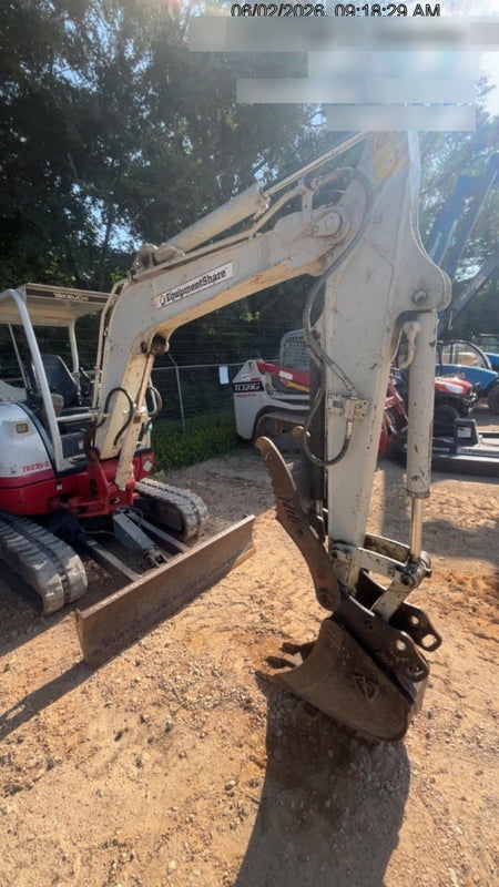 2022 TAKEUCHI TB235-2R