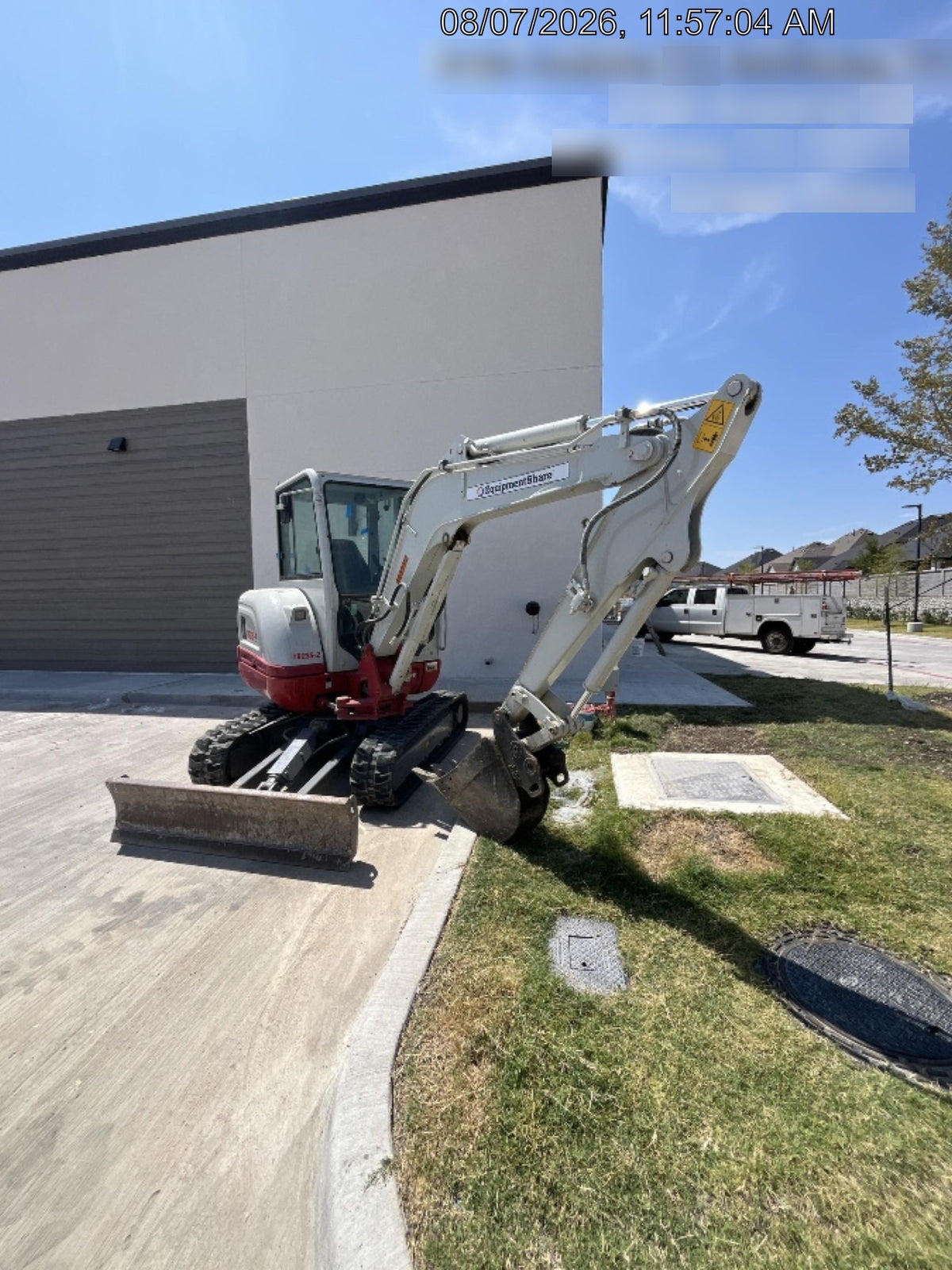 2024 TAKEUCHI TB235-2CR