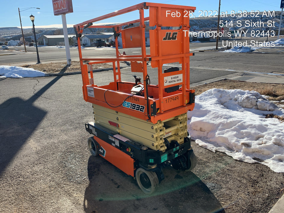 2021 JLG ES1932