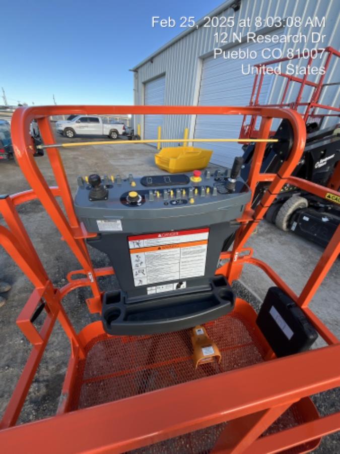 2024 JLG E300AJP