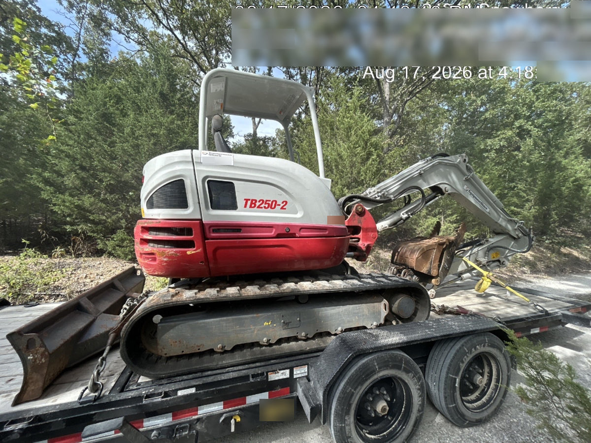 2022 TAKEUCHI TB250-2R