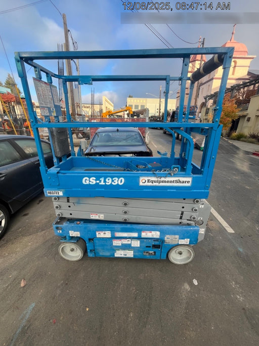 2020 Genie GS-1930 Solid Non Marking Tires, Beacon, Folding rails with half height swing gate, 800W Inverter