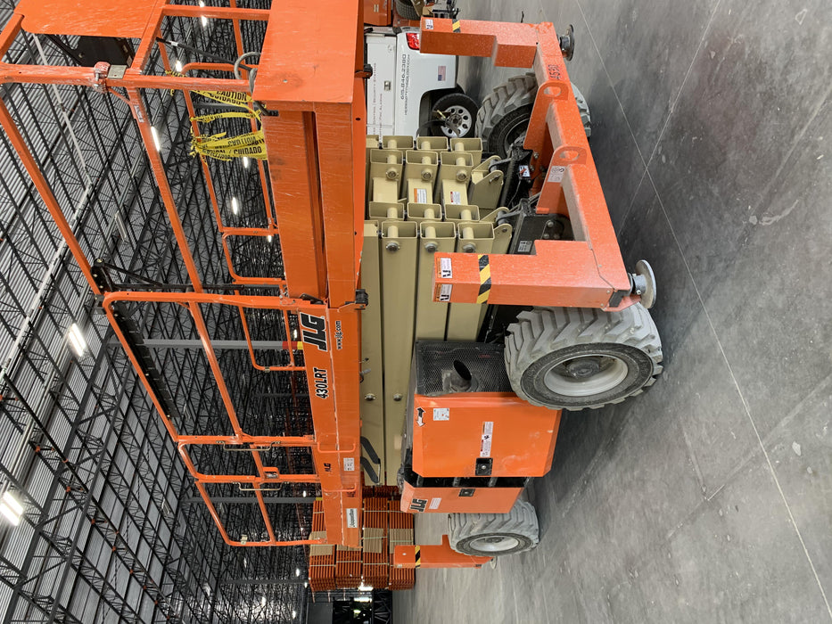 2019 JLG 430LRT