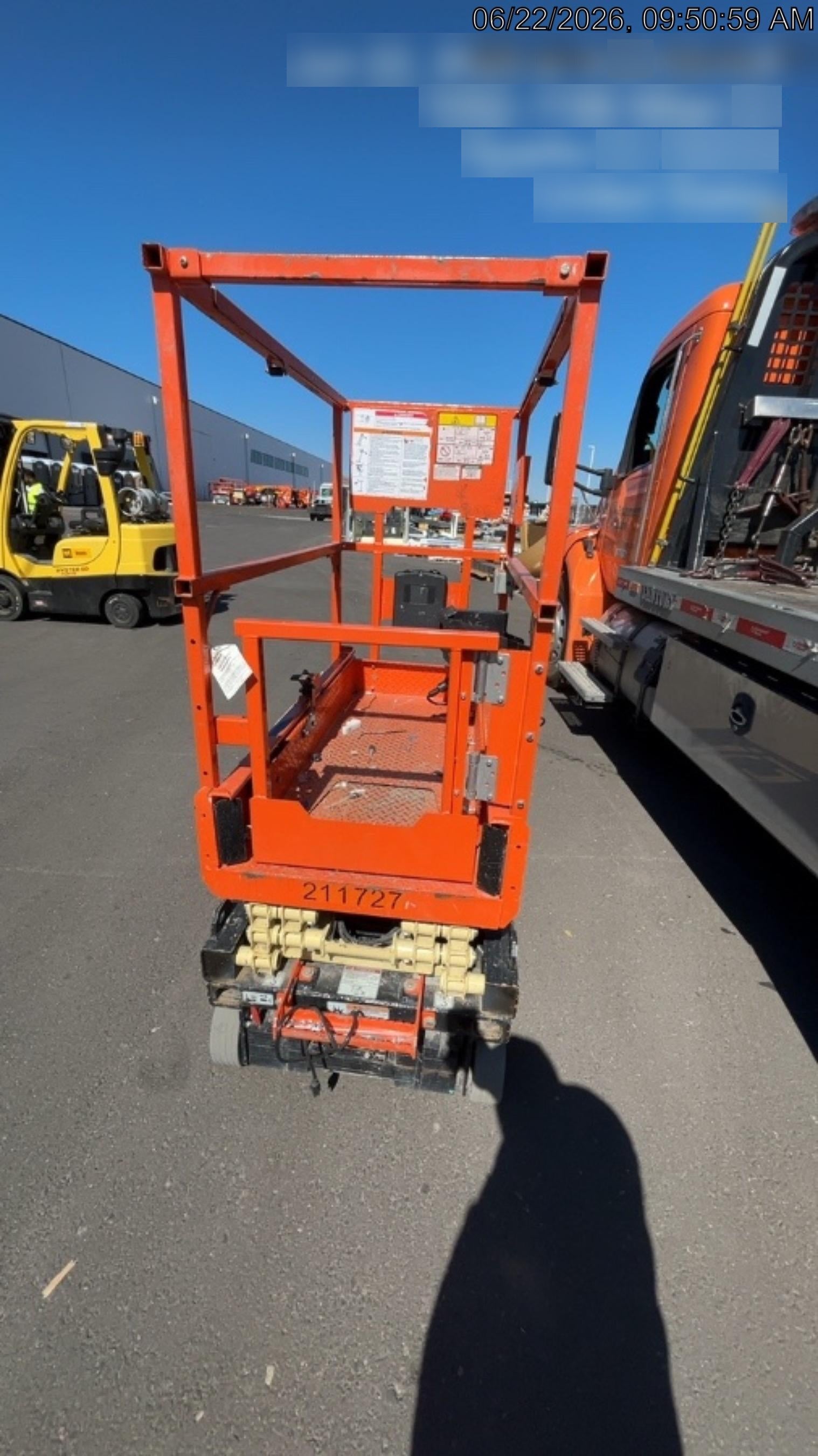 2022 JLG ES1330L