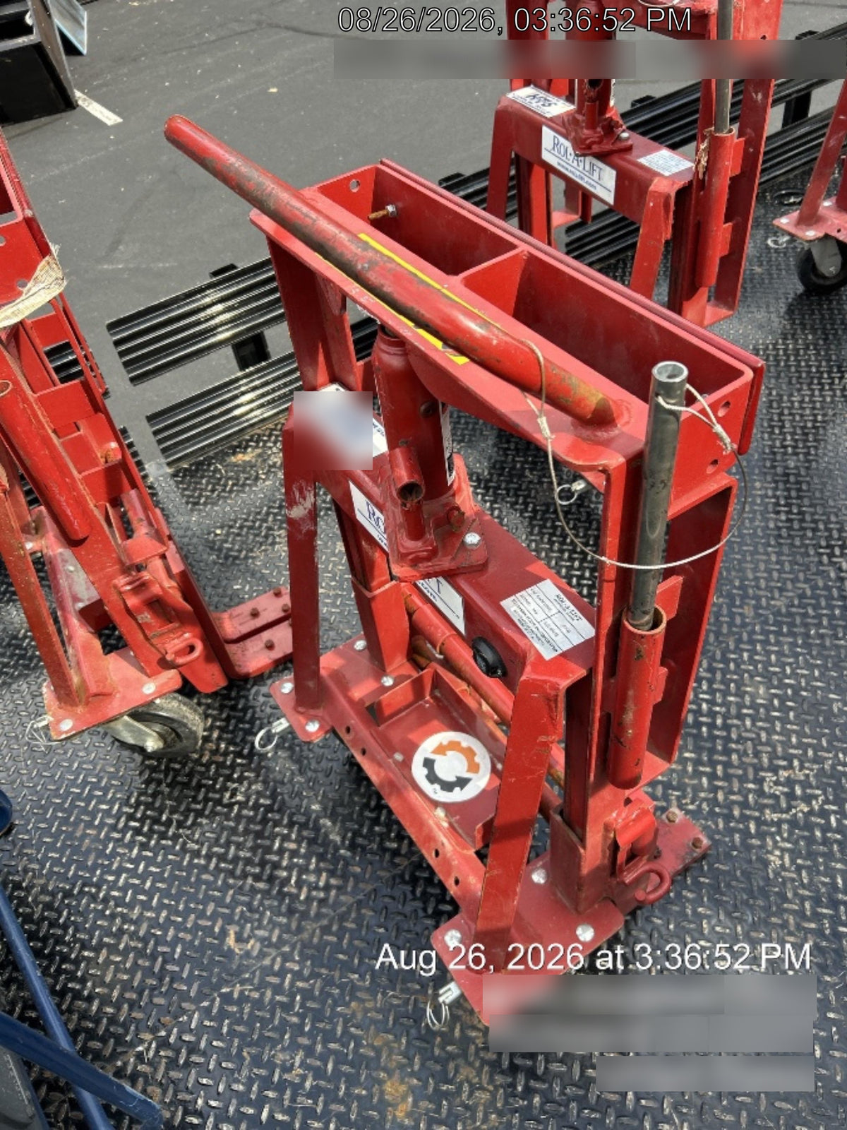2022 ROL-A-LIFT M-6
