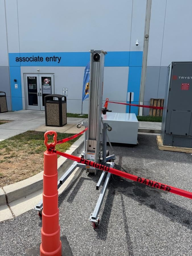 2023 GENIE SLC-24