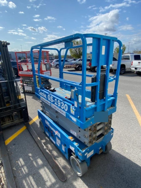 2018 Genie GS-1930 Genie GS-1930 w/Fixed Rail, Chain Entry
