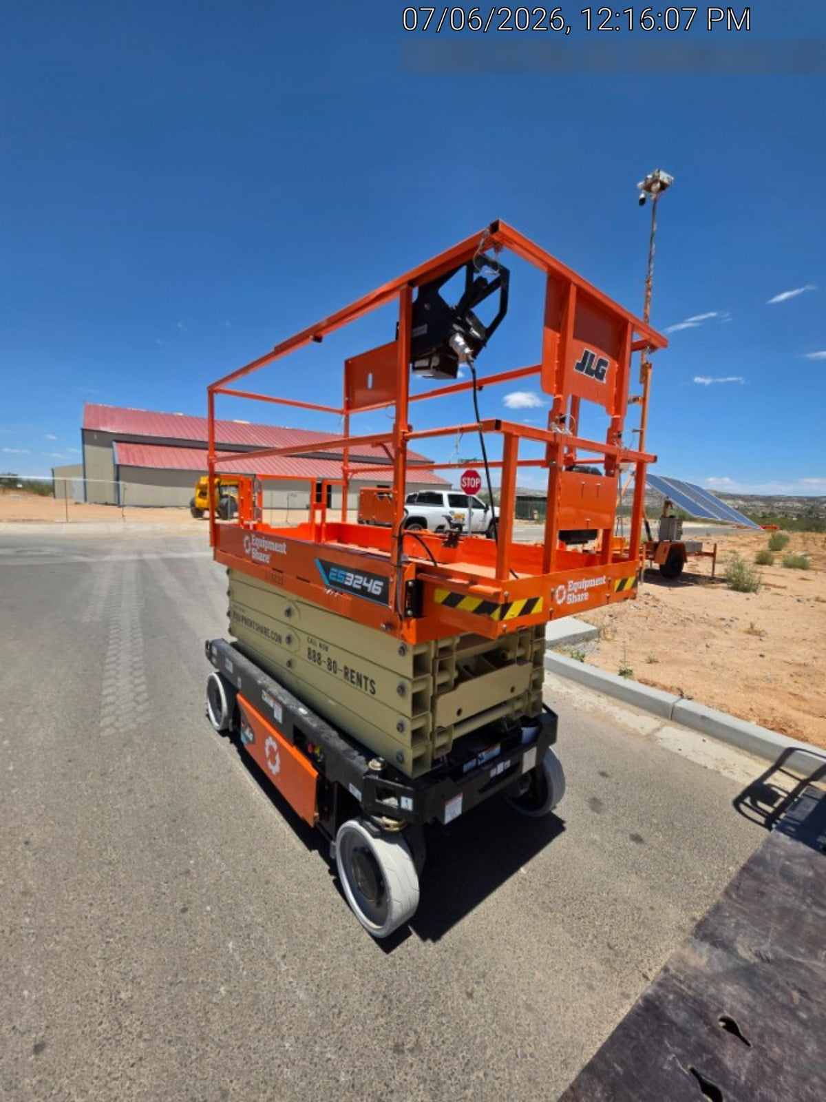2025 JLG ES3246