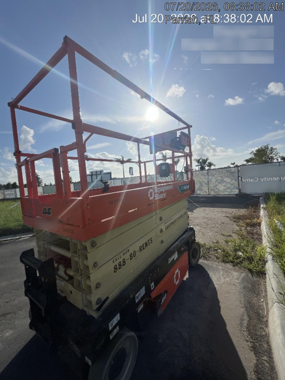 2025 JLG ES3246