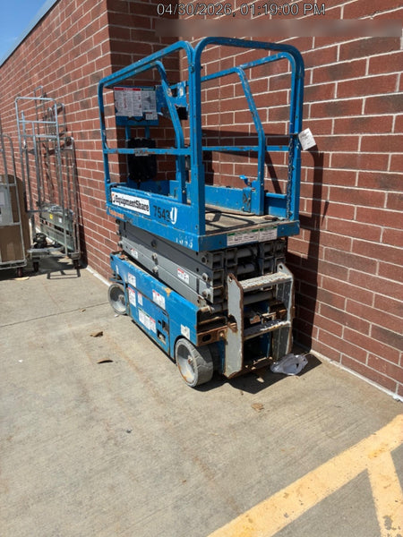 2017 Genie GS-1930 Genie GS-1930 Lift w/Fixed Rail and Chain Entry