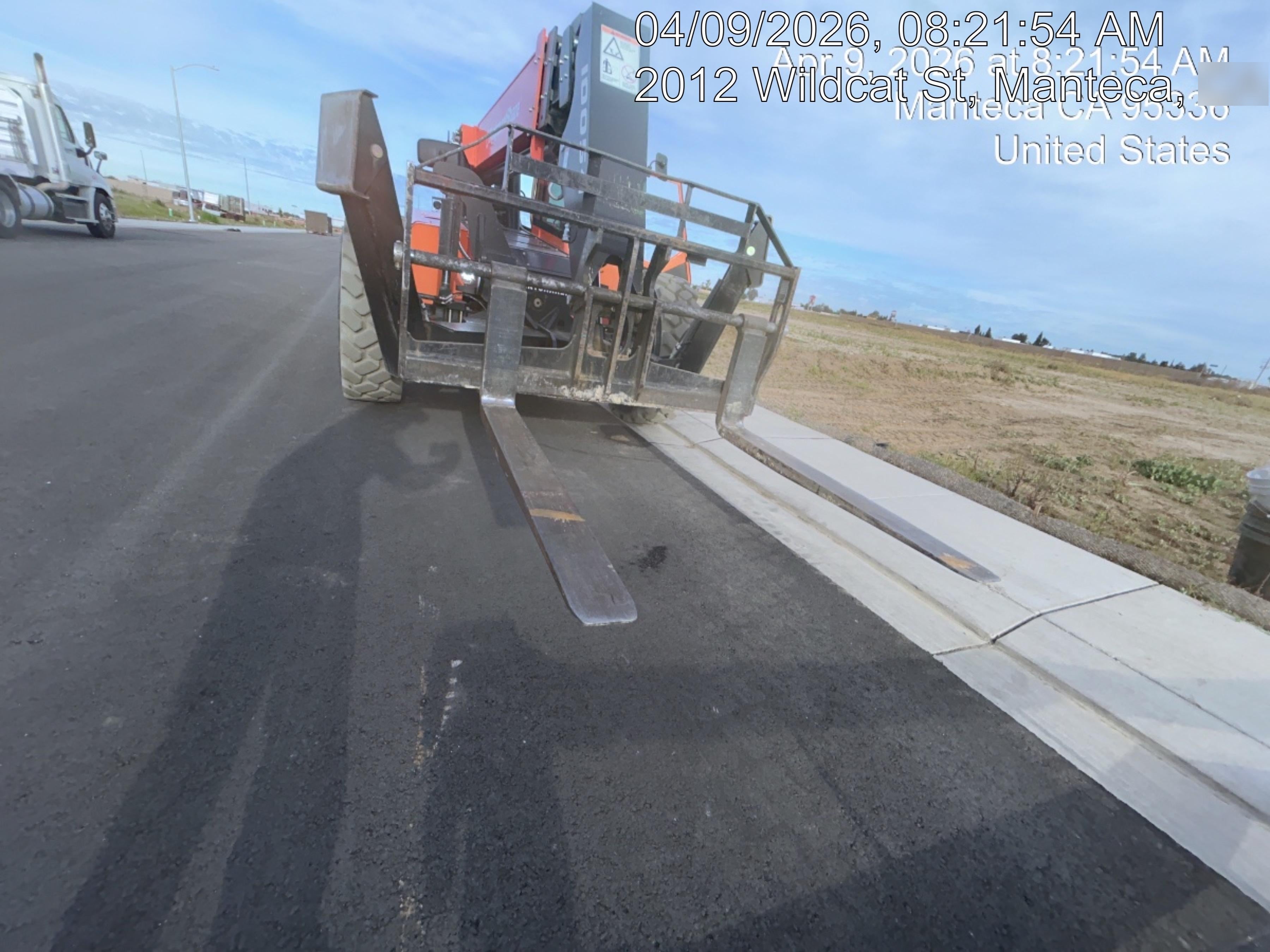 2024 JLG 1001275853