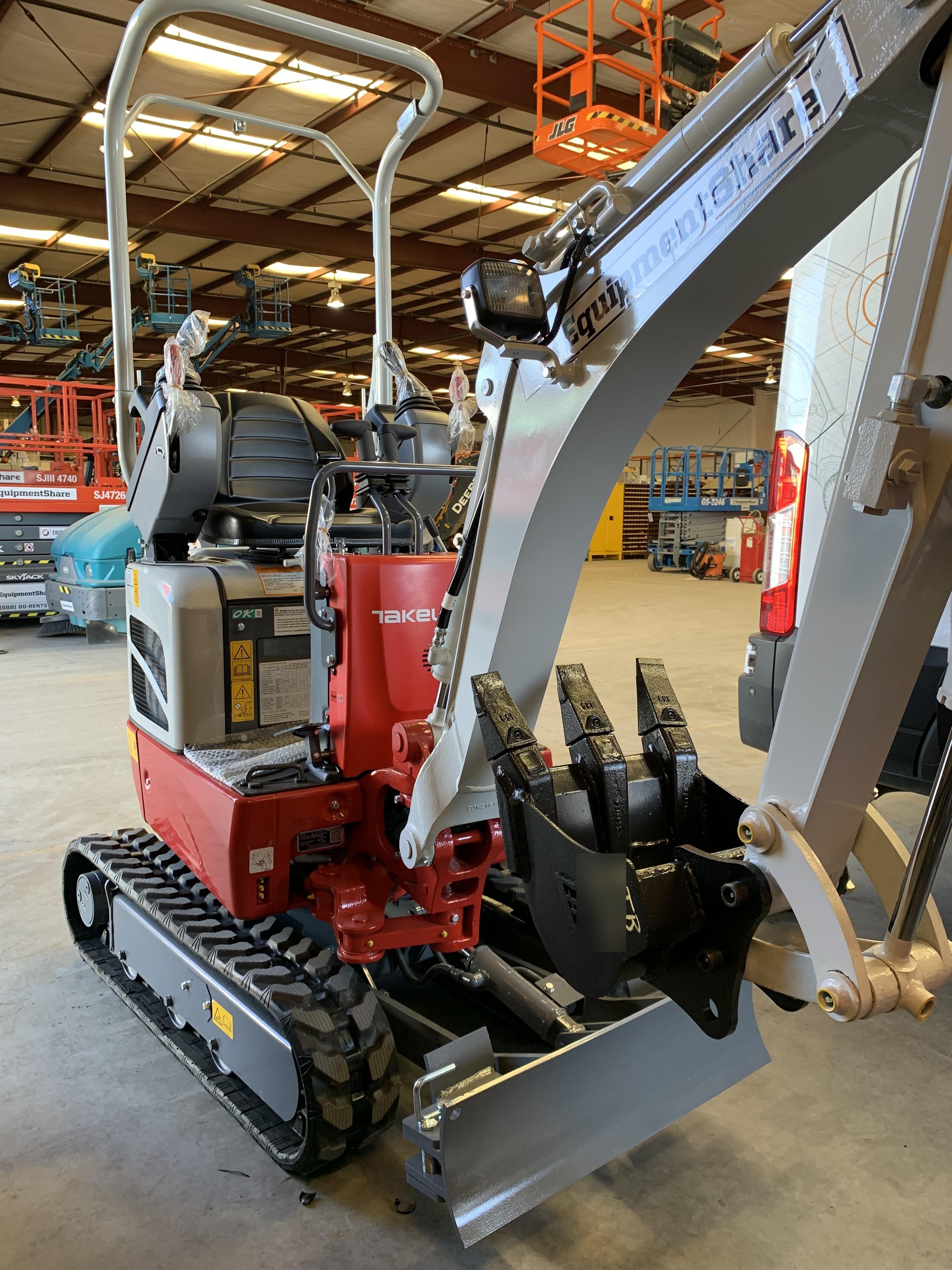 2022 TAKEUCHI TB210R