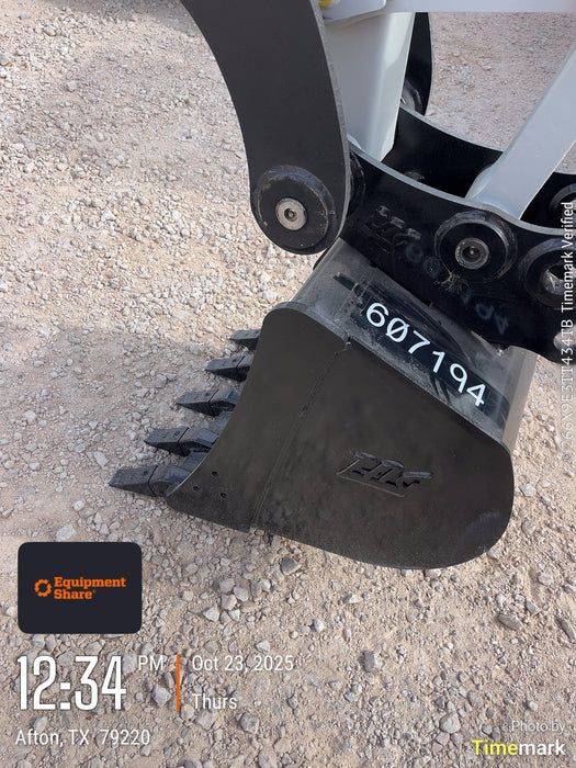 2025 TAKEUCHI 24" Bucket Takeuchi