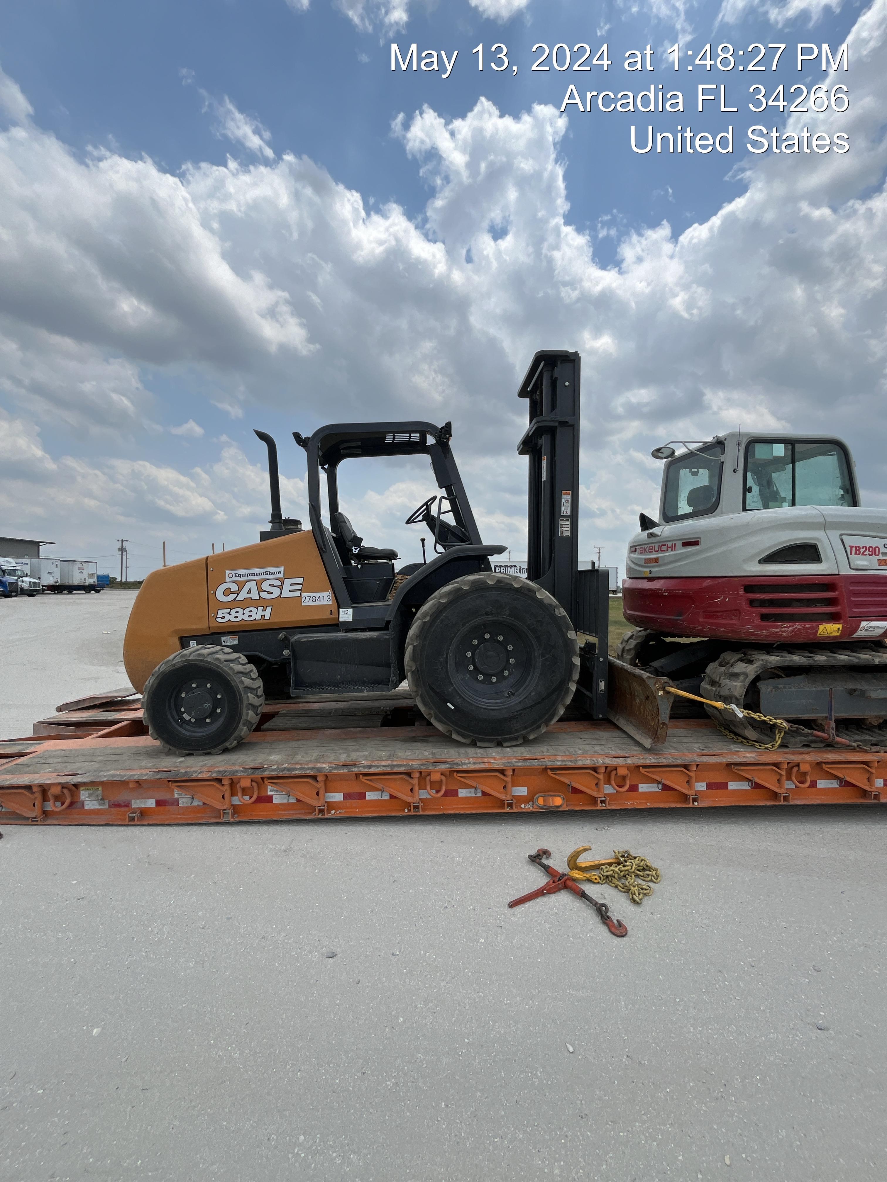 2023 CASE 588H