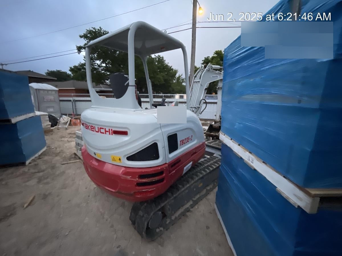 2023 TAKEUCHI TB235-2R