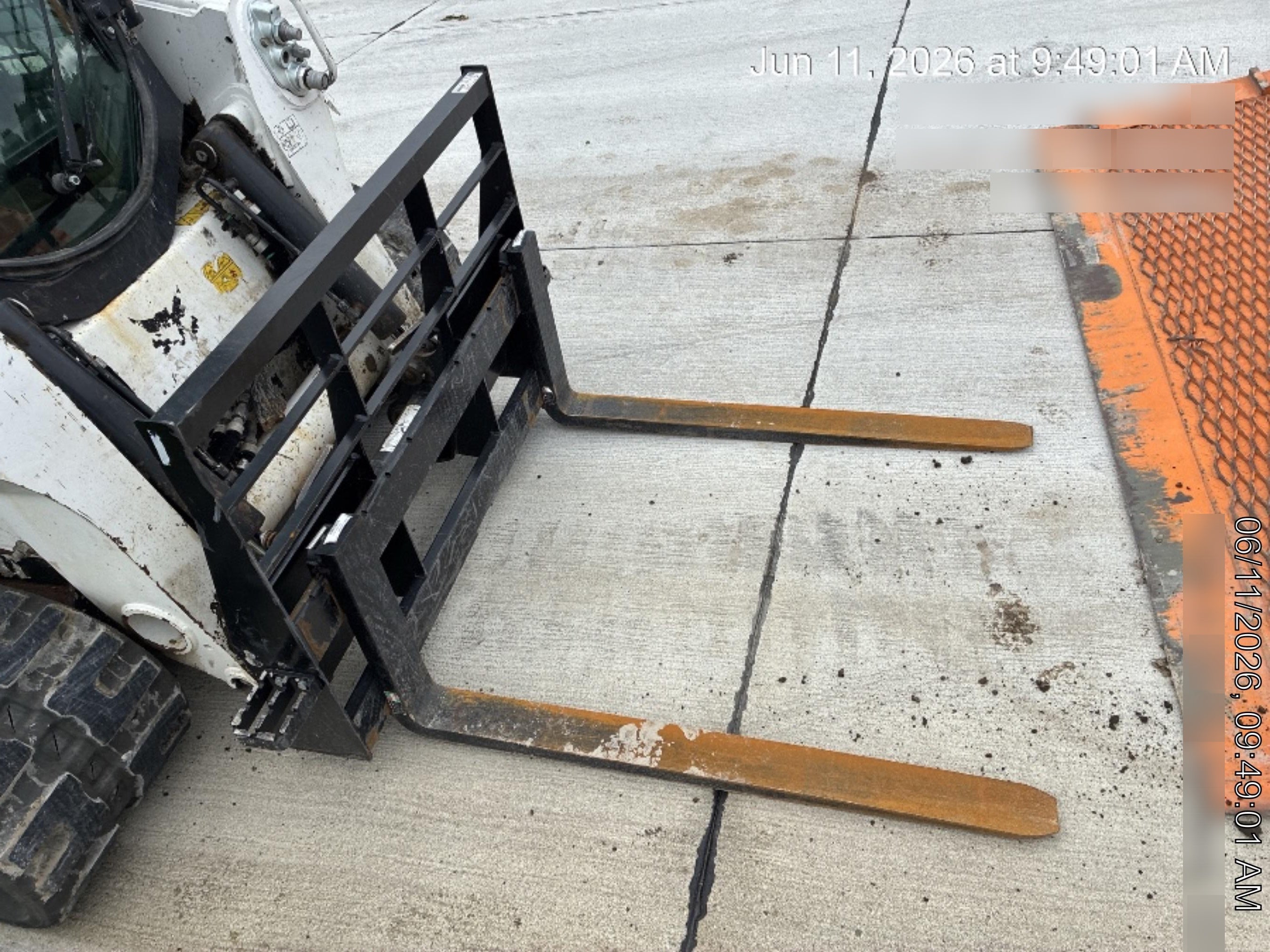2025 ARROW MATERIAL HANDLING 24" Pallet Fork Frame