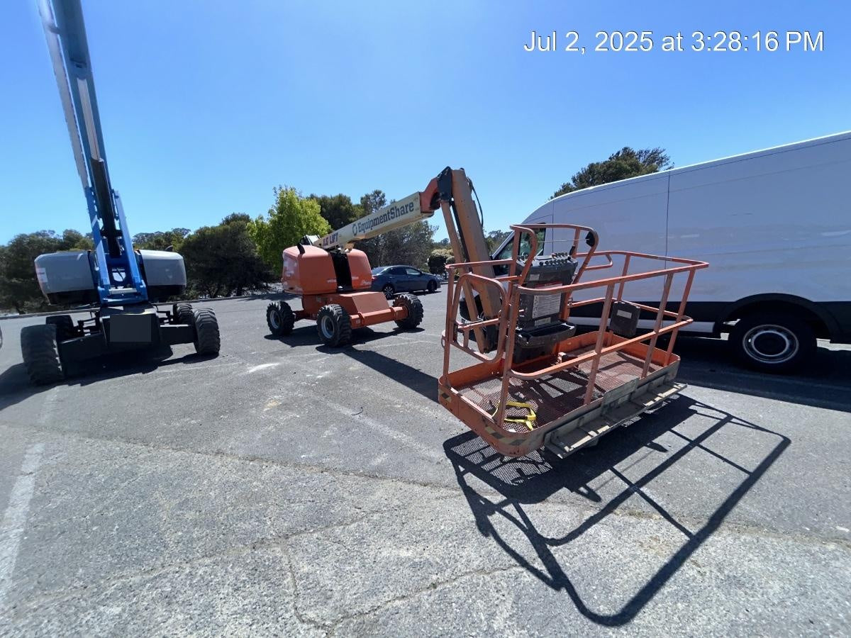 2023 JLG 460SJ