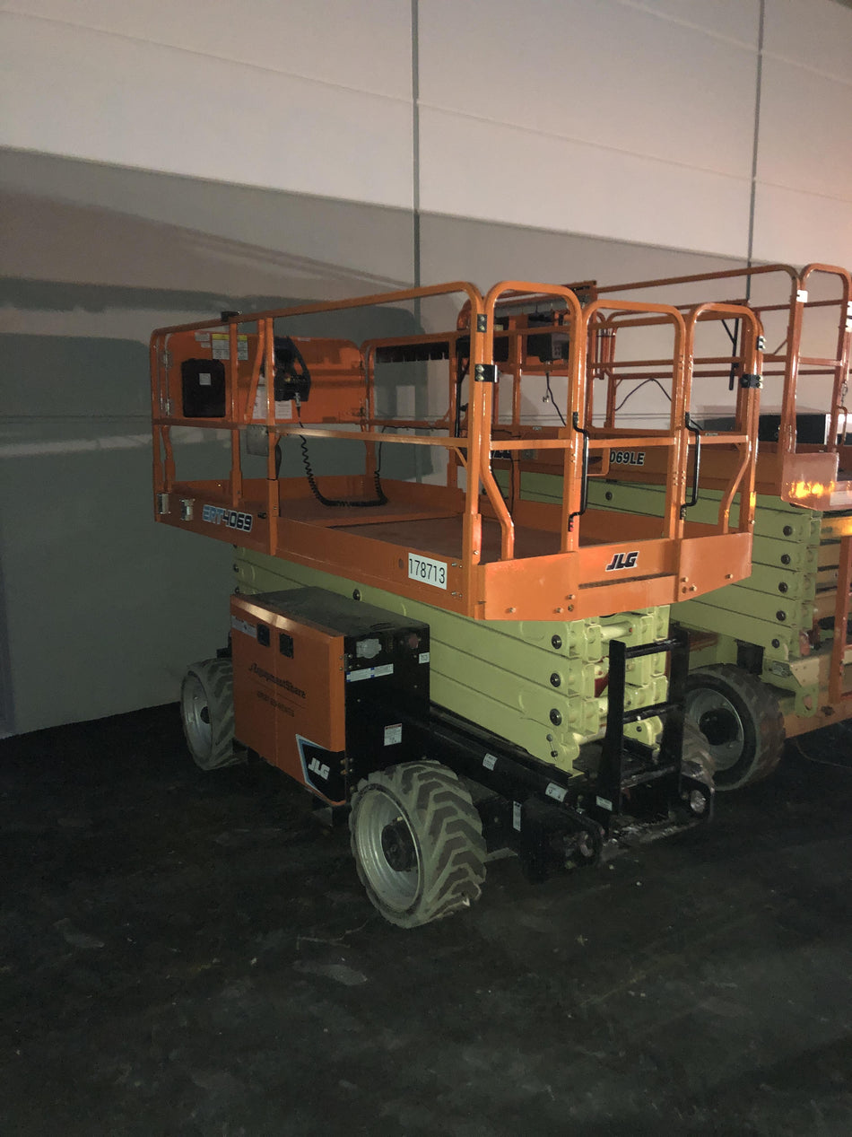 2021 JLG ERT4069
