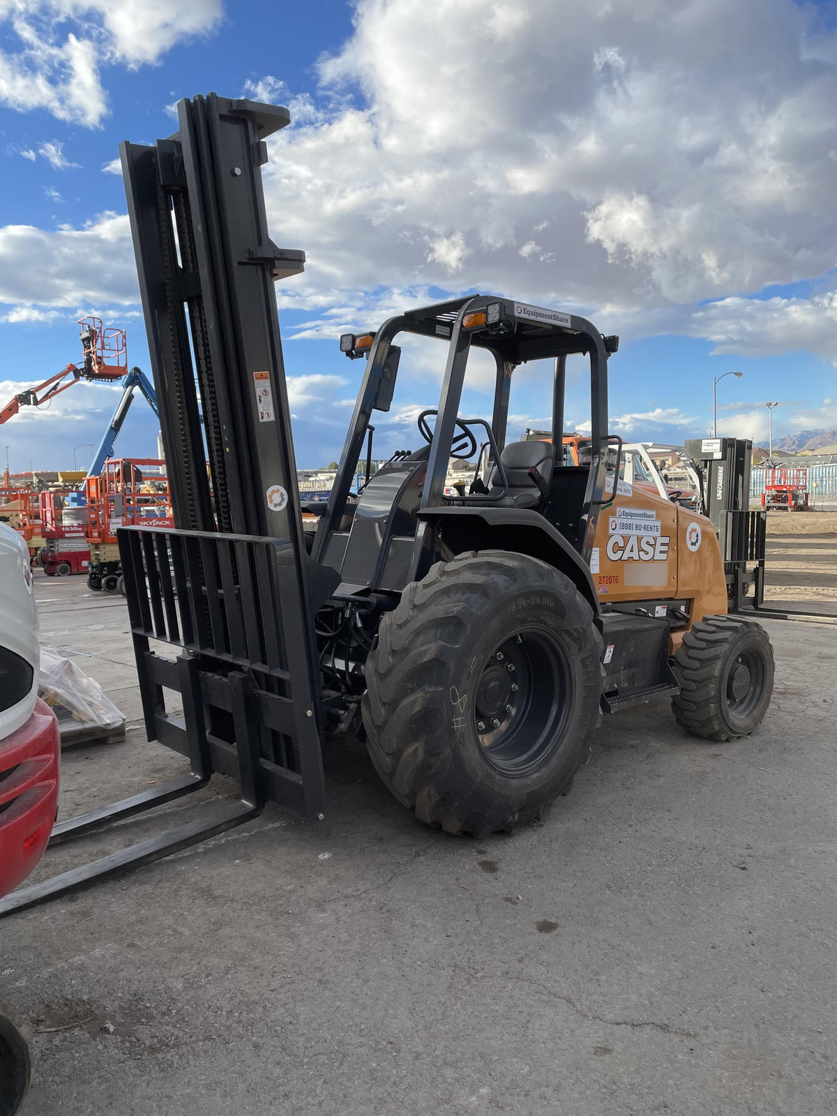 2023 CASE 588H