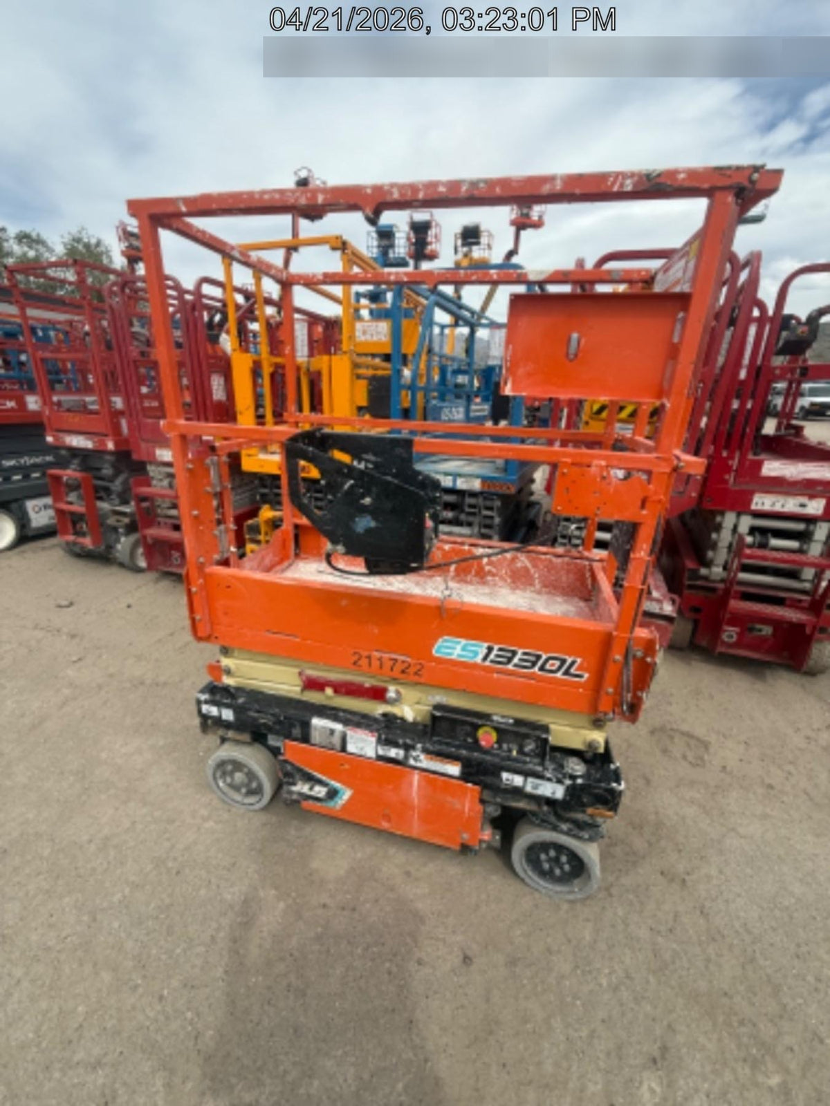 2022 JLG ES1330L