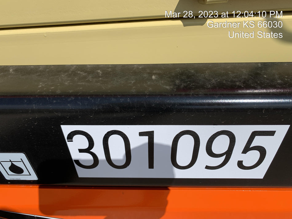 2023 JLG ES1932