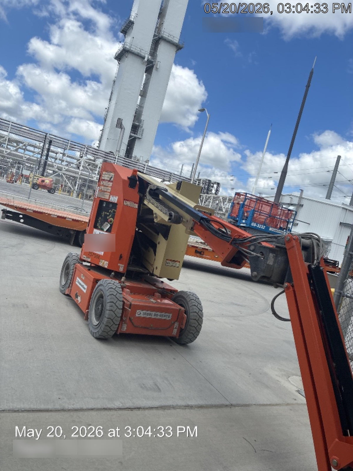 2022 JLG E300AJP