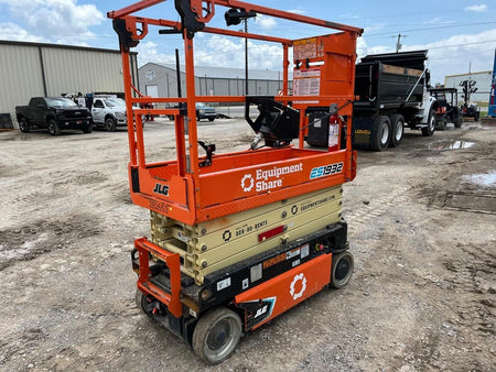 2022 JLG ES1932
