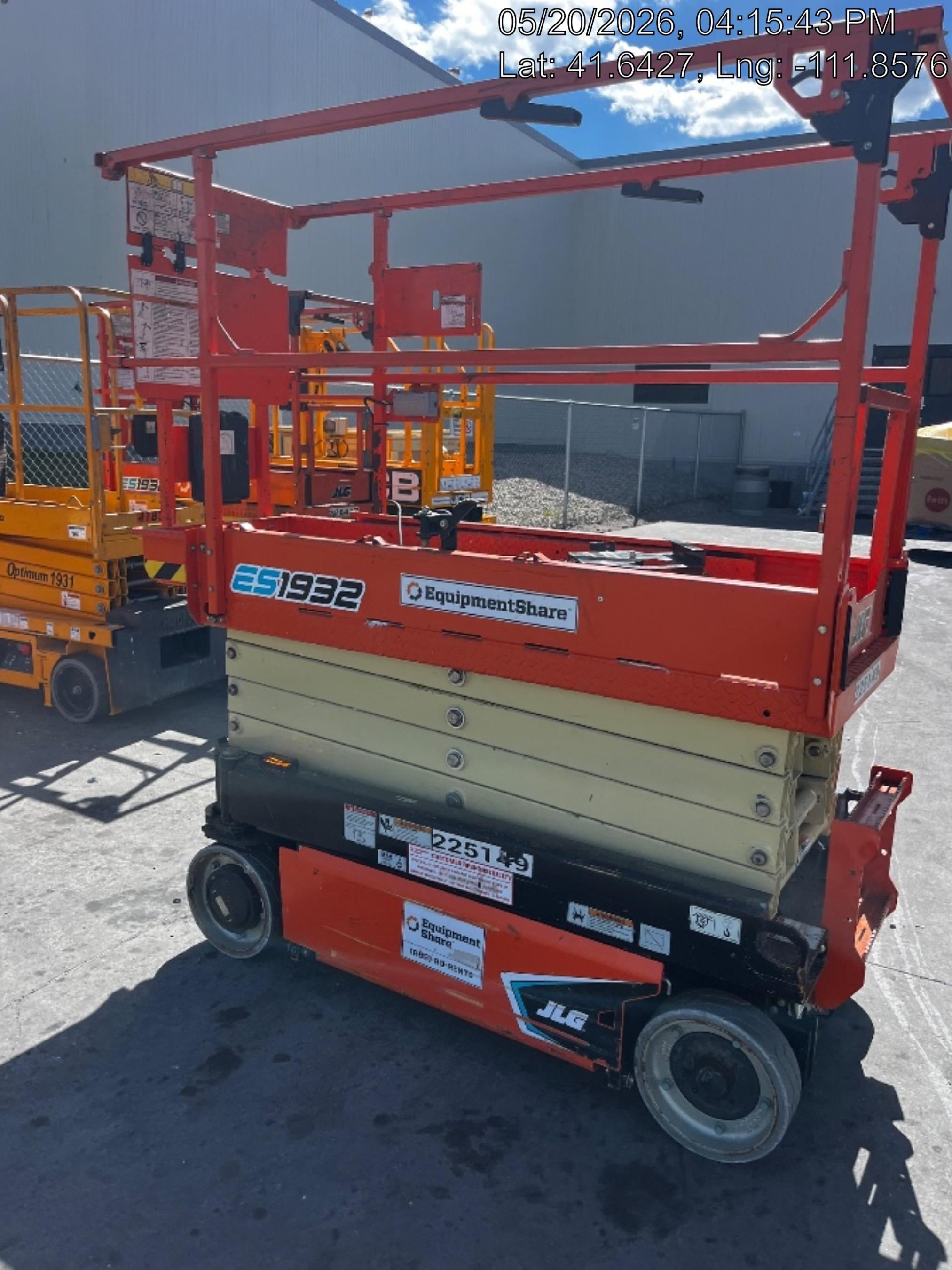 2022 JLG ES1932