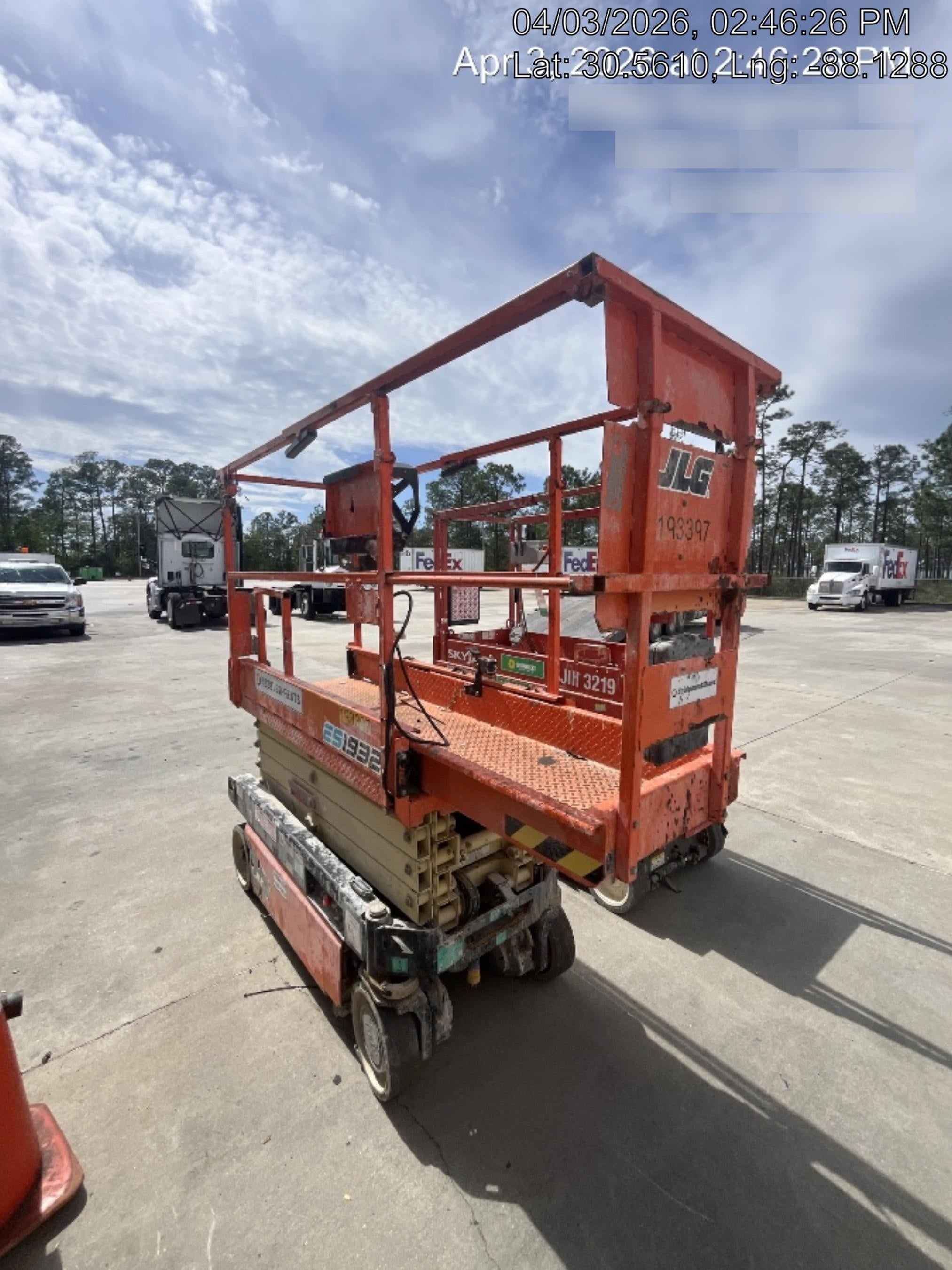 2021 JLG ES1932