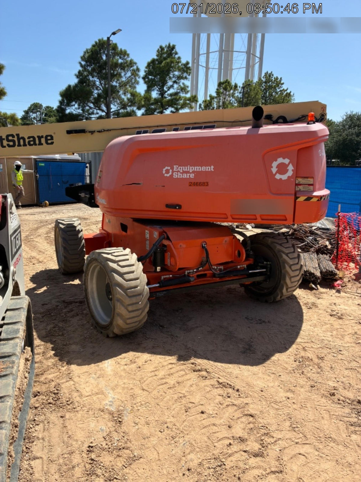 2022 JLG 660SJ