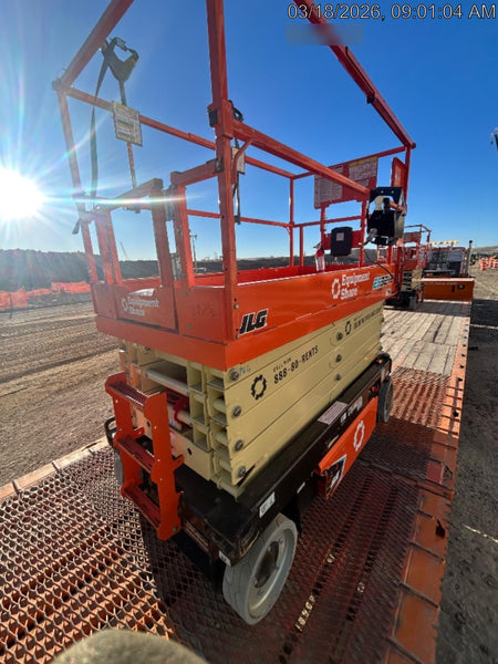 2022 JLG ES3246