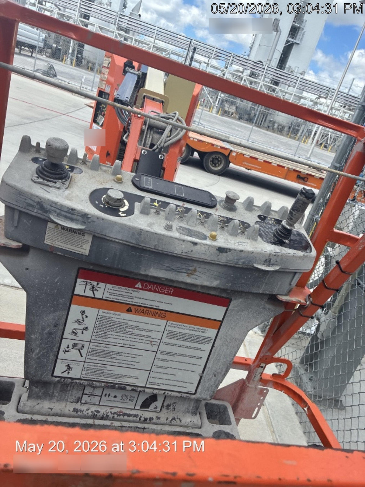 2022 JLG E300AJP