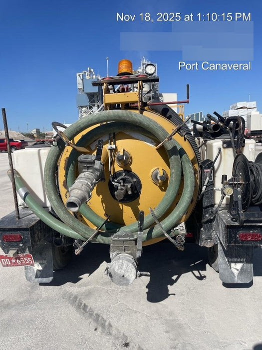 2022 Vac-Tron LP573XDT T4 Koehler Diesel Engine, 500 Gallon Debris Tank, x2 100 Gallon Water Tanks