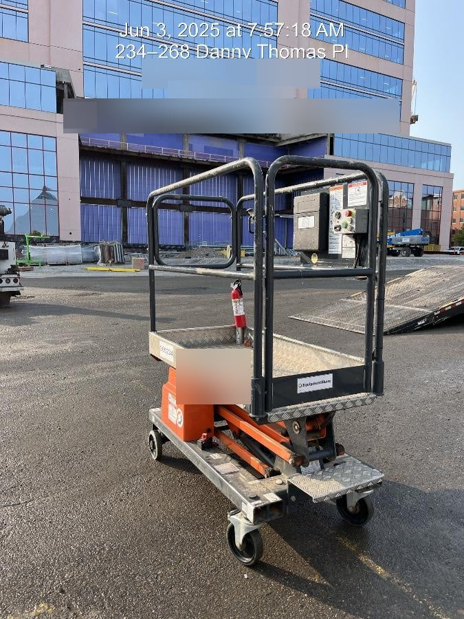 2023 JLG 1030P