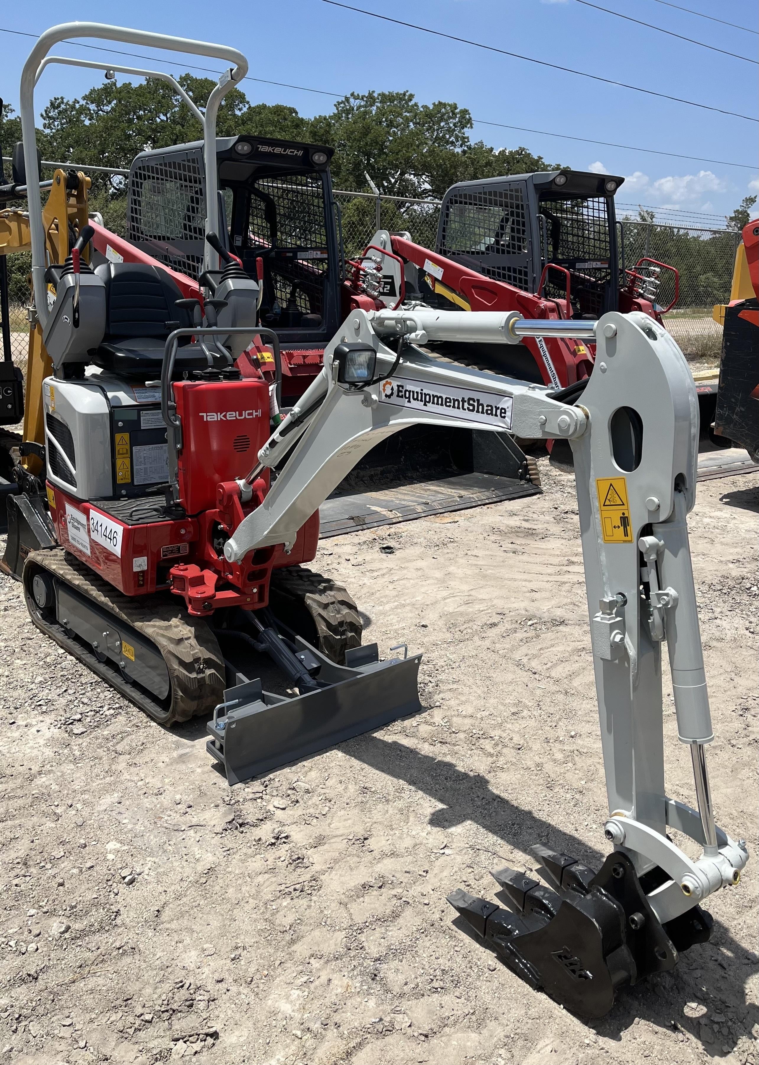 2023 TAKEUCHI TB210R