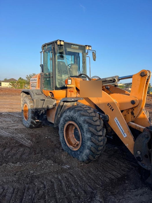 2016 Case 721F CLOSED CAB, JRB 416 STYLE HYD COUPLER