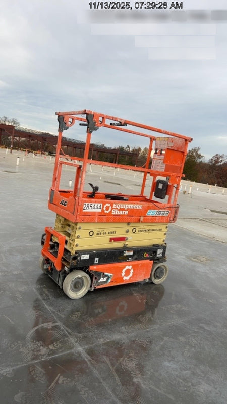 2022 JLG ES1932