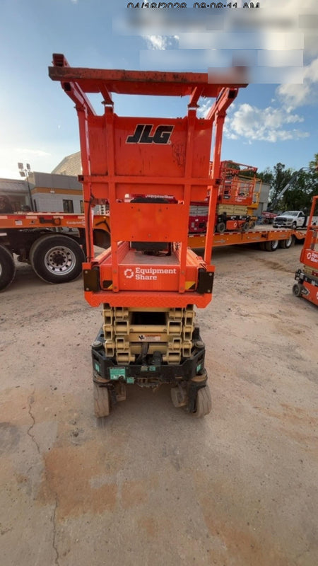 2025 JLG ES1932
