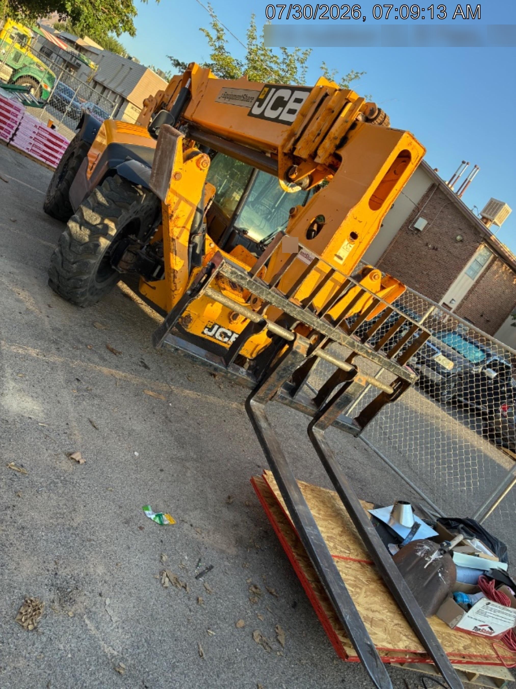 2018 JCB 510-56 JCB 510-56 Telehandler 74 HP w/CAB/HVAC, Beacon, Worklights, Aux Hydraulics, Solid Tires, 60" Carriage/Forks