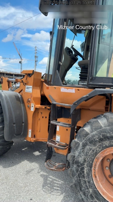 2015 Case 621F CLOSED CAB, JRB 416 STYLE HYD COUPLER