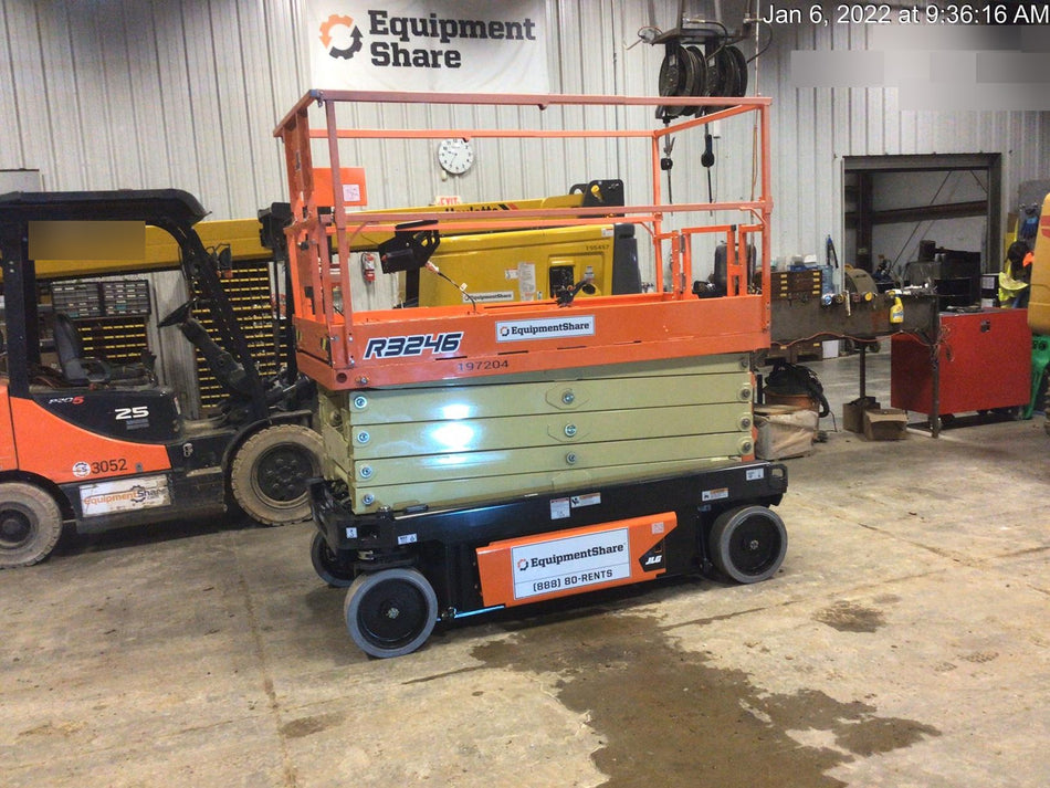 2022 JLG R3246