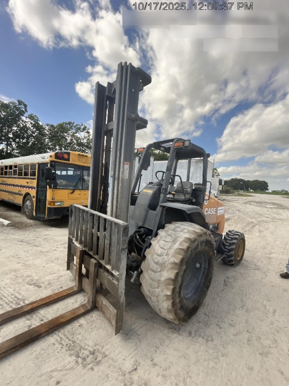2023 CASE 588H