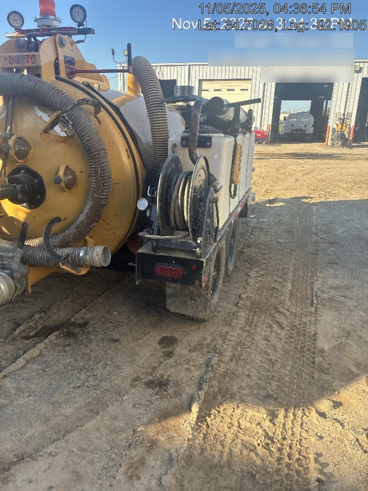 2021 VAC-TRON LP573XDT