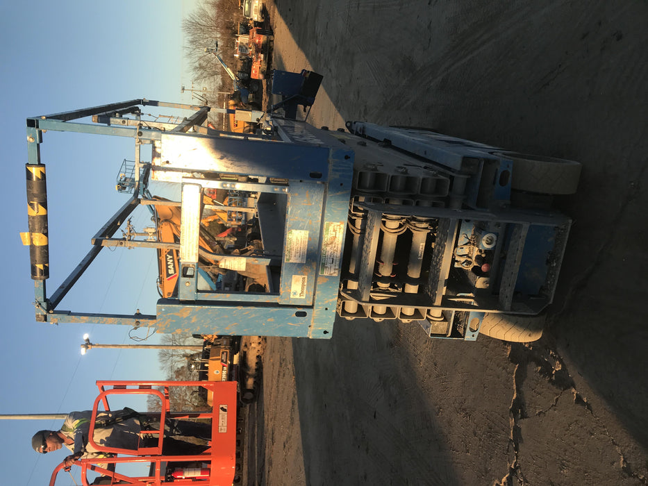 2019 Genie GS-2632 Folding rails with half height swing gate