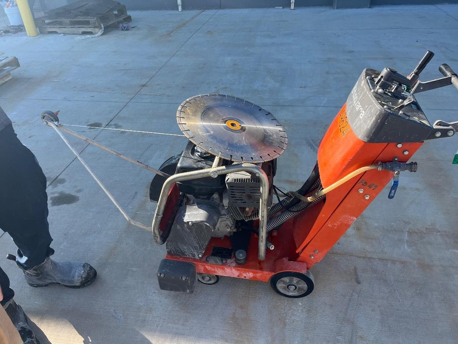 2019 HUSQVARNA FS 413