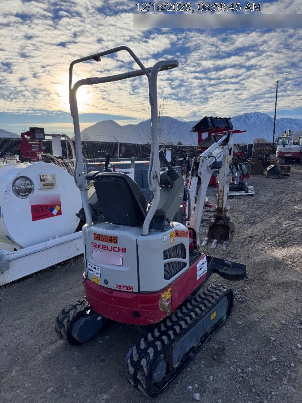 2023 TAKEUCHI TB210R