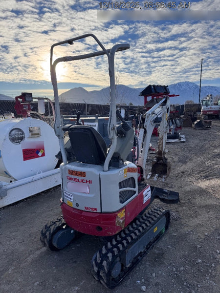 2023 TAKEUCHI TB210R