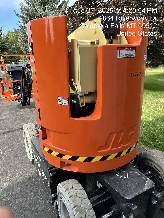 2025 JLG E300AJP