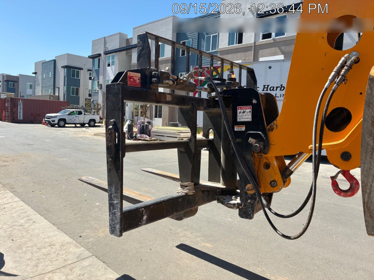 2022 JCB 332/E5286